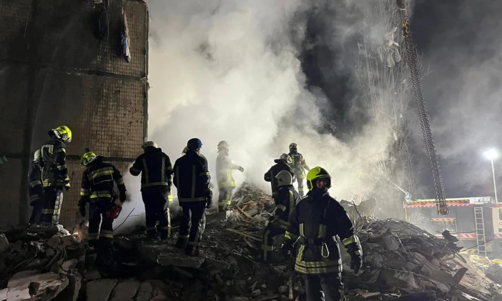 Αποκάλυψη The Telegraph: Oι ρωσικές EΔ ρίχνουν δακρυγόνα, γνωστά ως CS ή «Lilac» από τα drones στις θέσεις των Ουκρανών